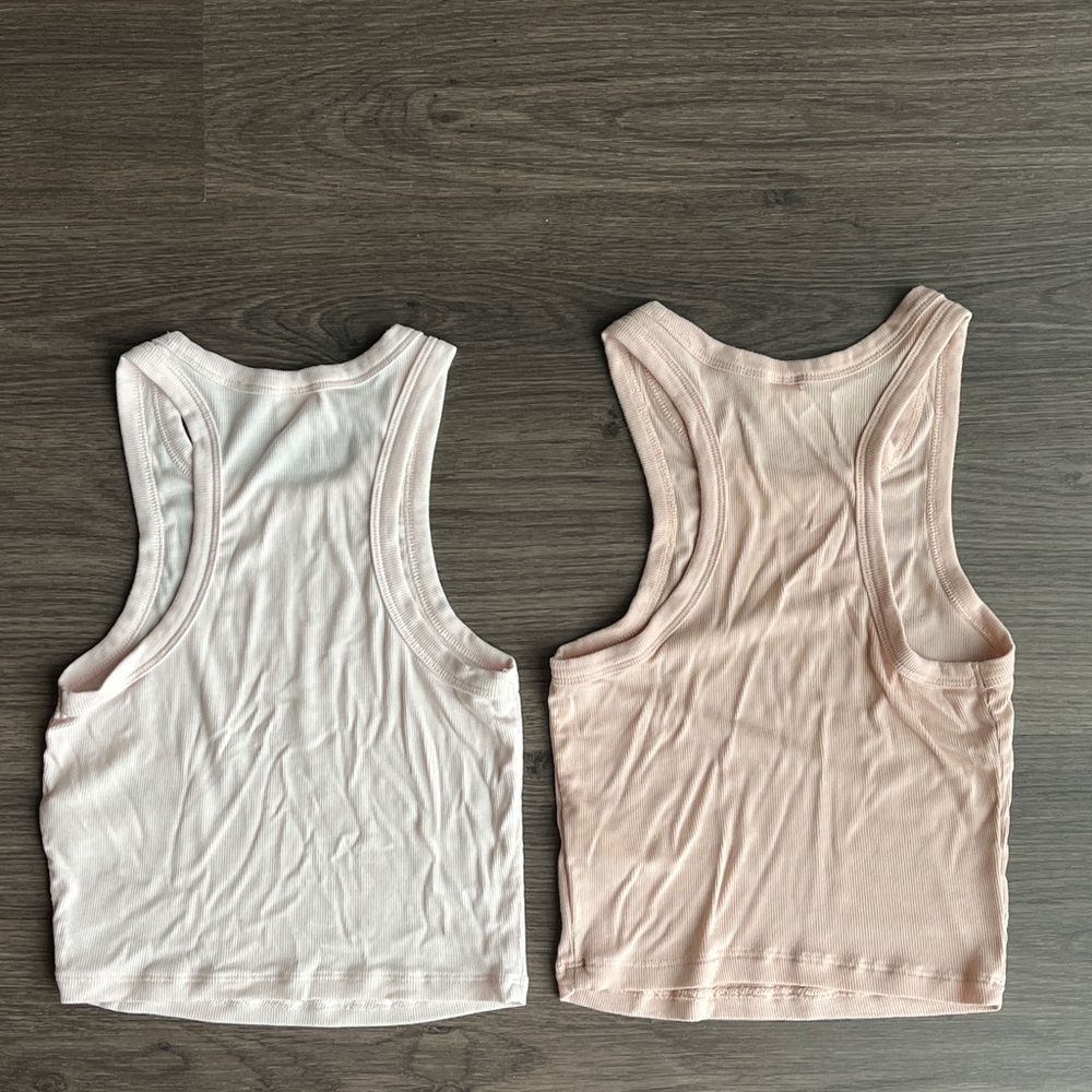 Two SUNDAY BEST Tank Tops - Picture 3 of 6